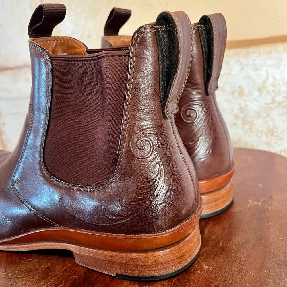 PREOWNED Timberland limited edition Chukka leather Boots  Sz 9.5
 (Rare Find)